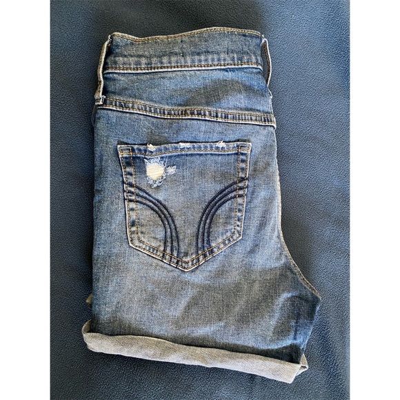 Hollister Pants - Hollister High Rise Midi Shorts